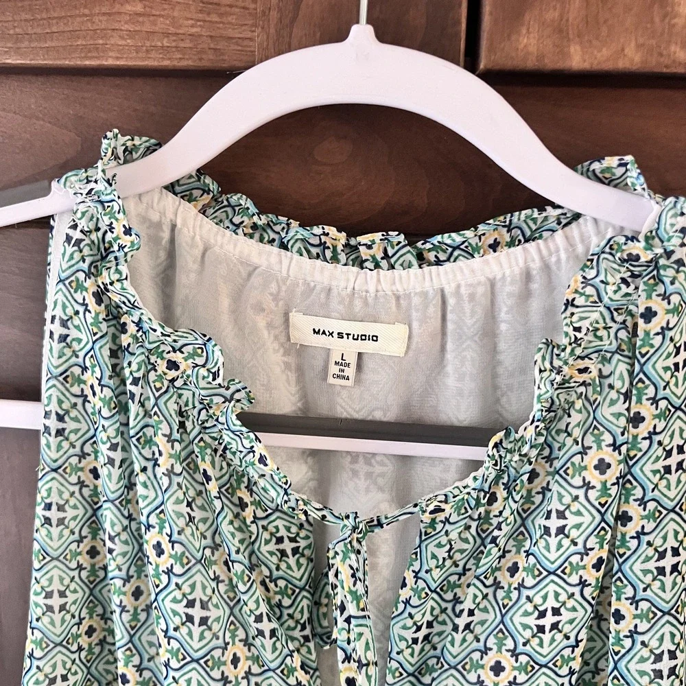MAX STUDIO-Green Moroccan Print Halter Style Blouse Size L - Picture 5 of 10